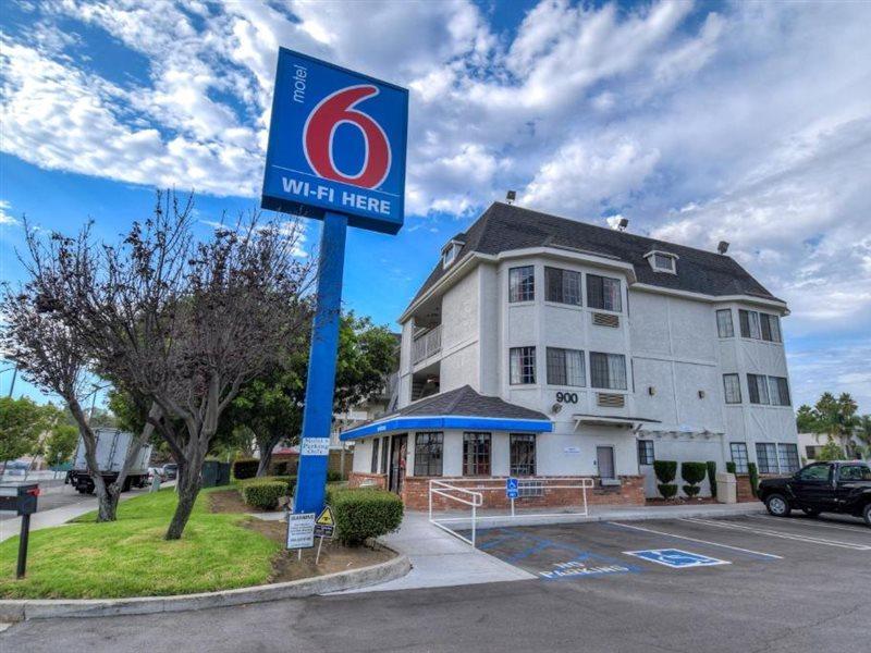 Motel 6-Escondido, Ca Екстер'єр фото
