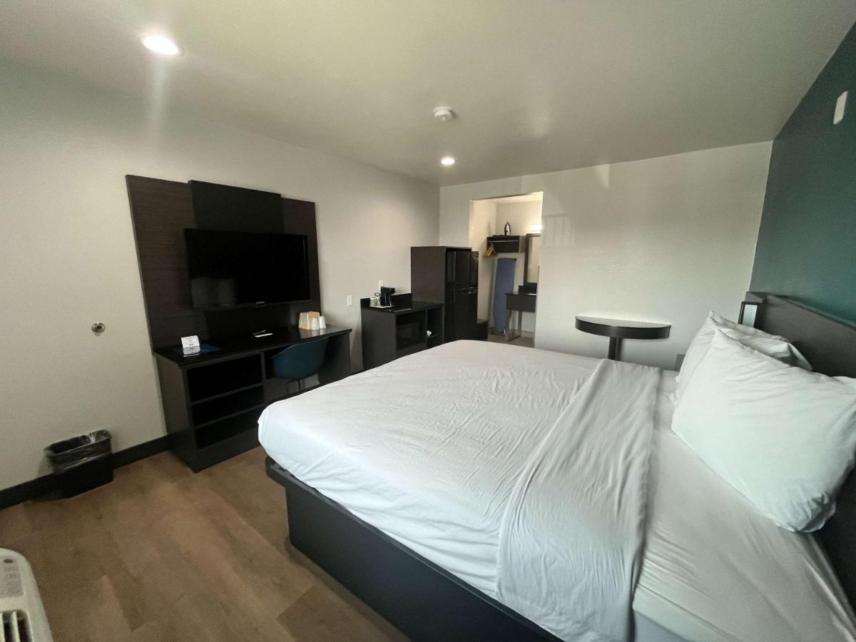 Motel 6-Escondido, Ca Екстер'єр фото