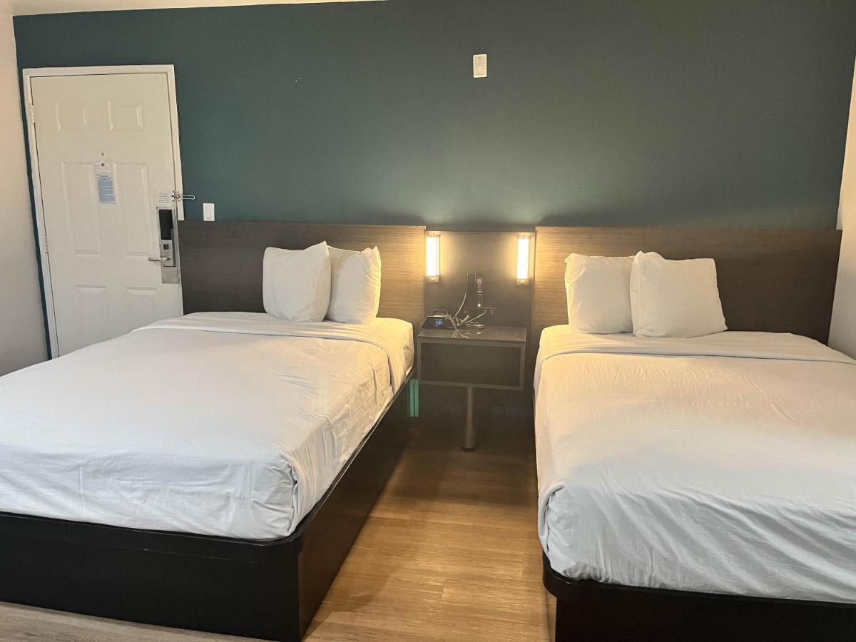 Motel 6-Escondido, Ca Екстер'єр фото
