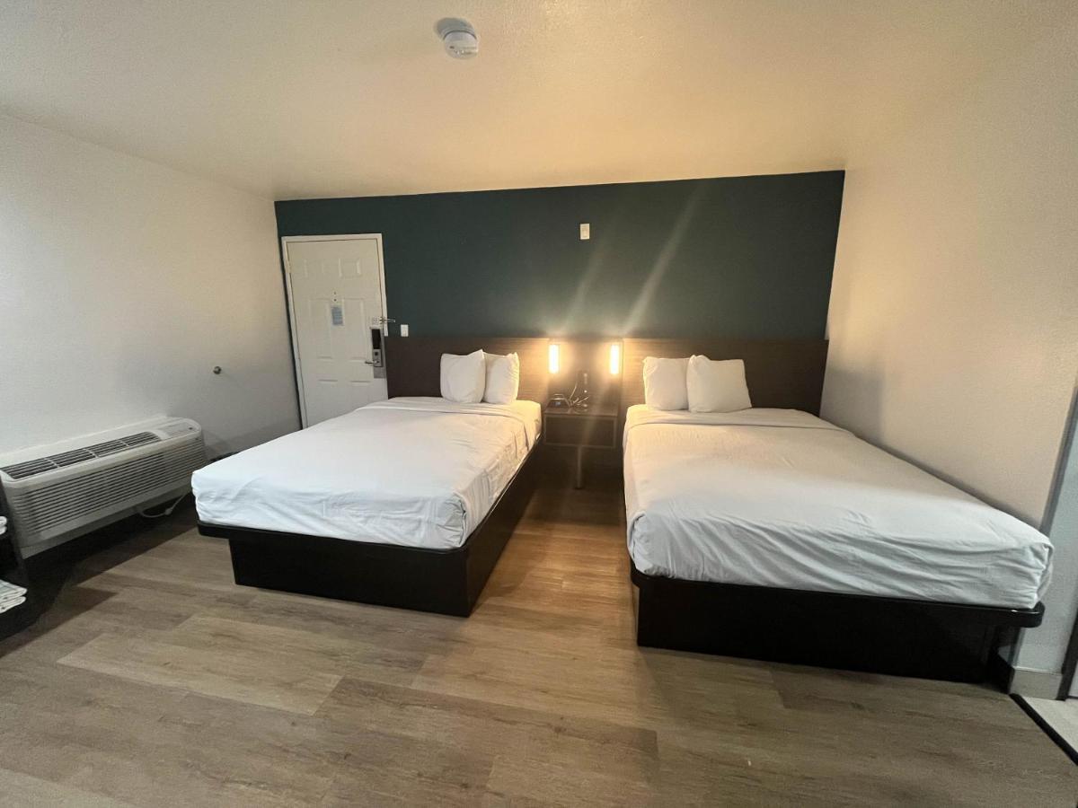 Motel 6-Escondido, Ca Екстер'єр фото