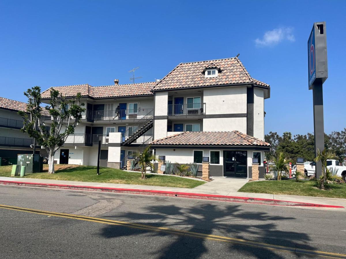Motel 6-Escondido, Ca Екстер'єр фото