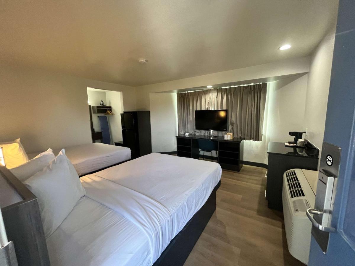 Motel 6-Escondido, Ca Екстер'єр фото