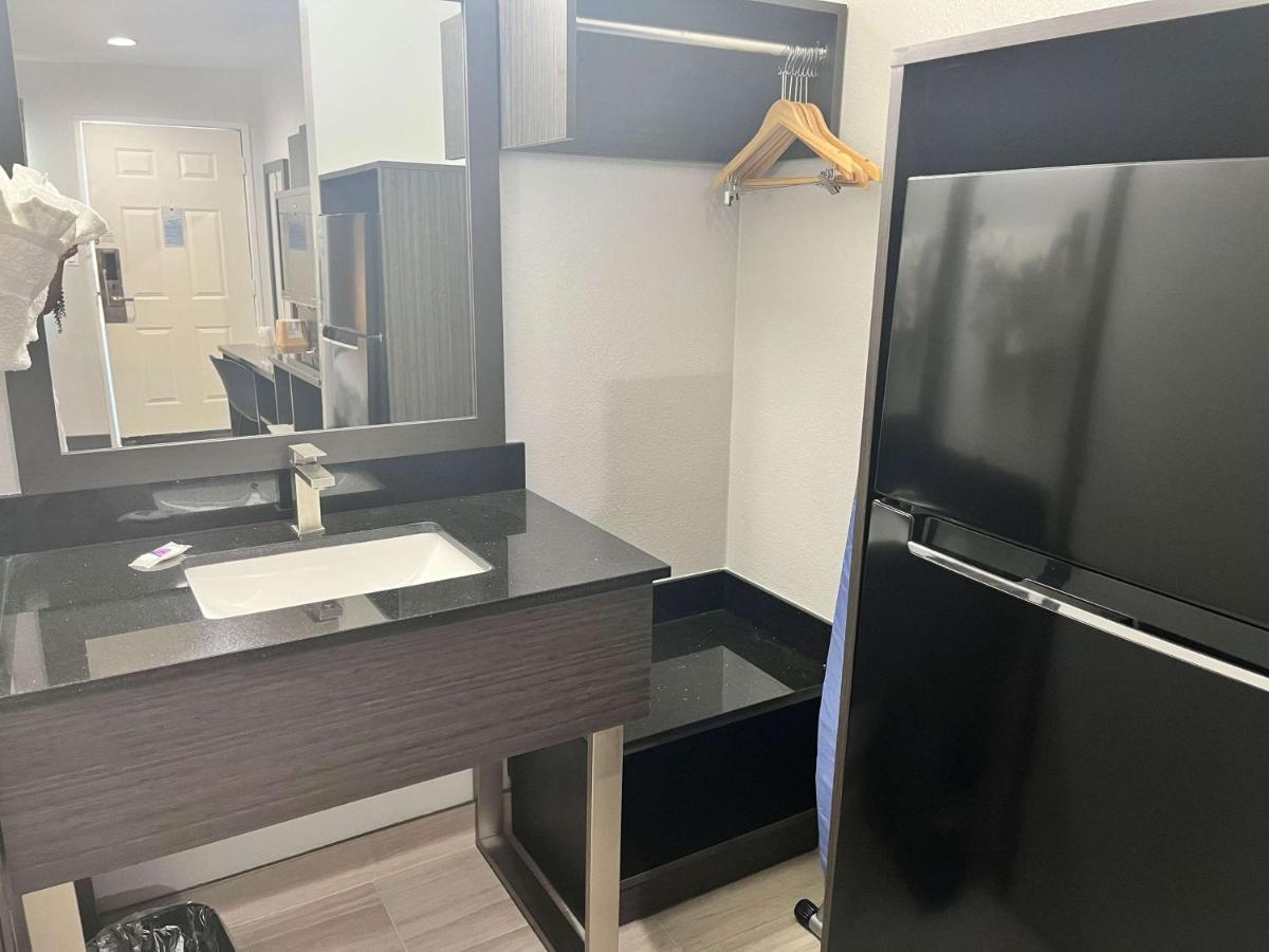 Motel 6-Escondido, Ca Екстер'єр фото