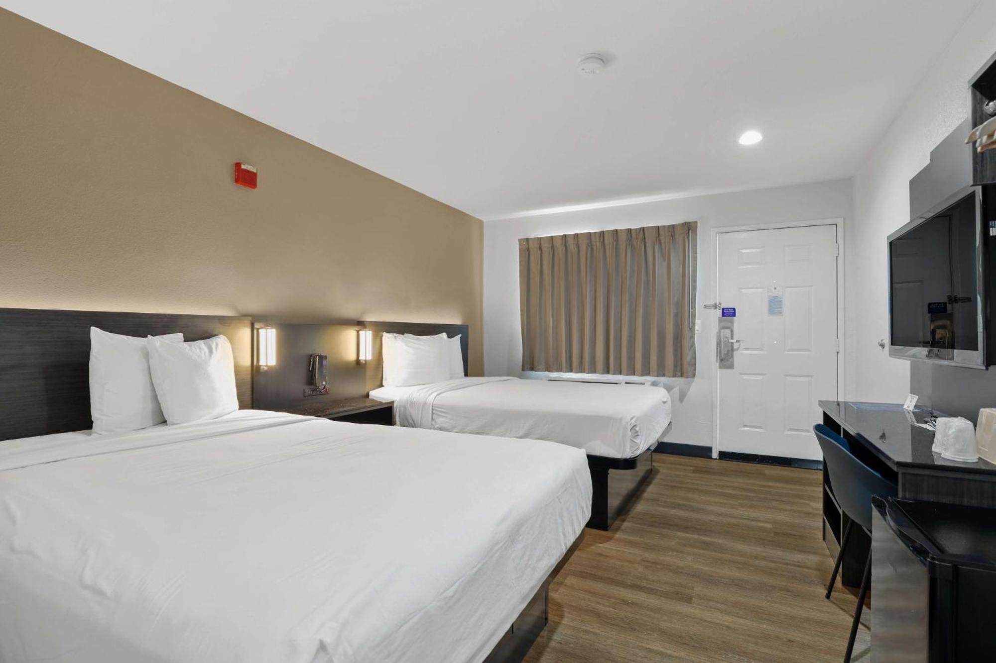 Motel 6-Escondido, Ca Екстер'єр фото