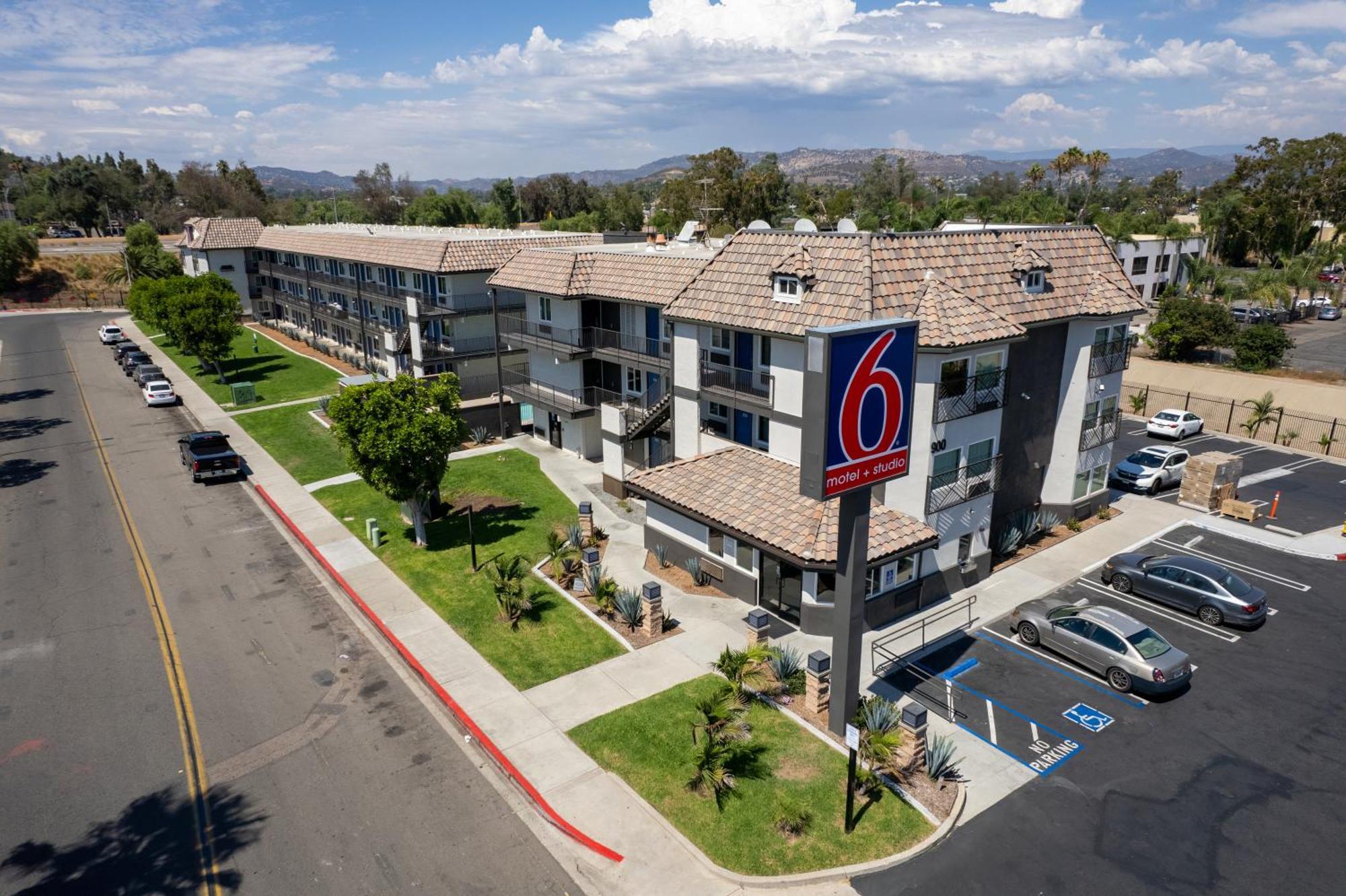 Motel 6-Escondido, Ca Екстер'єр фото