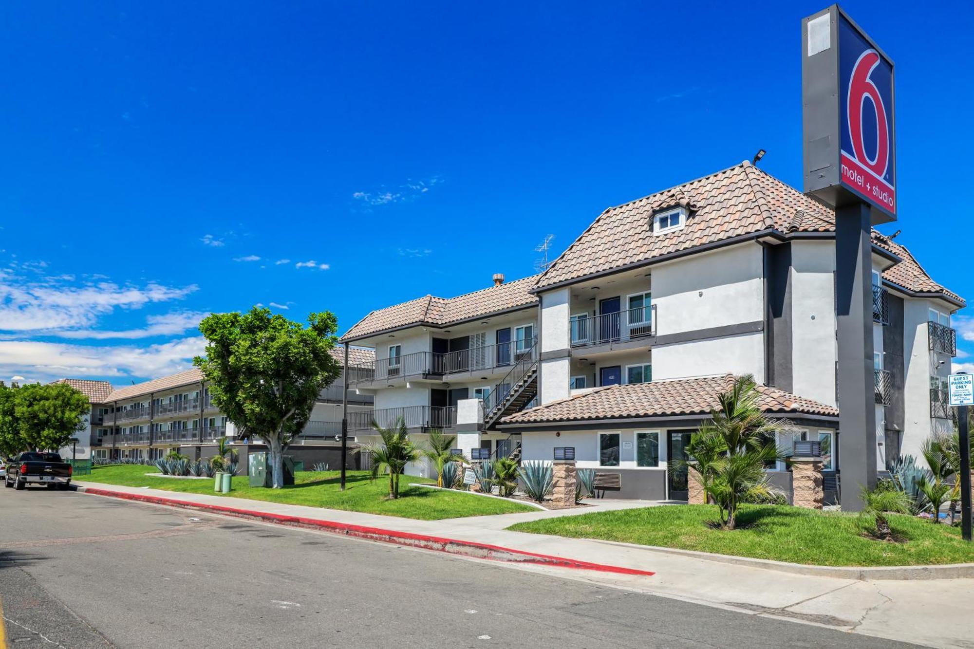 Motel 6-Escondido, Ca Екстер'єр фото