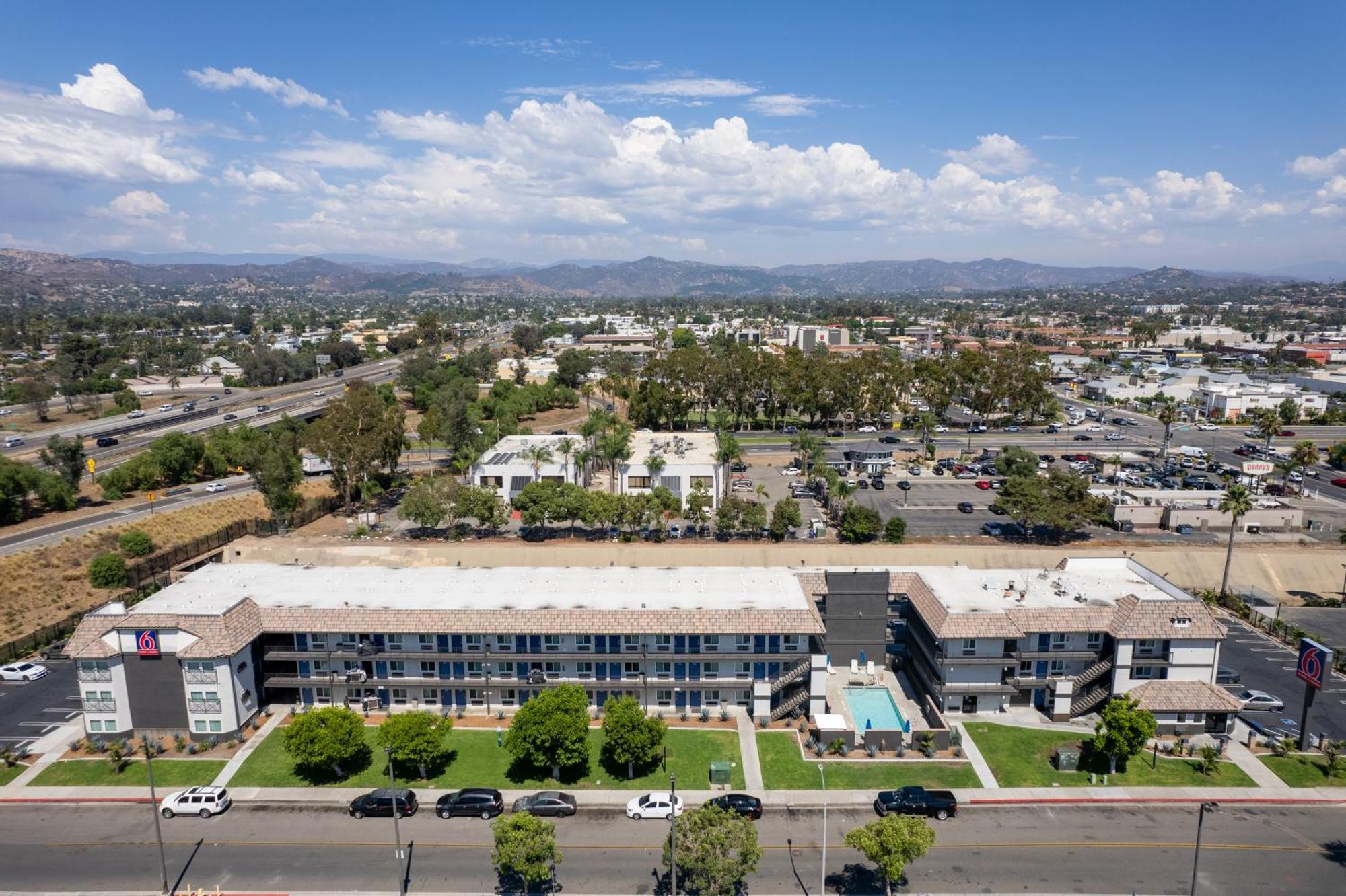 Motel 6-Escondido, Ca Екстер'єр фото