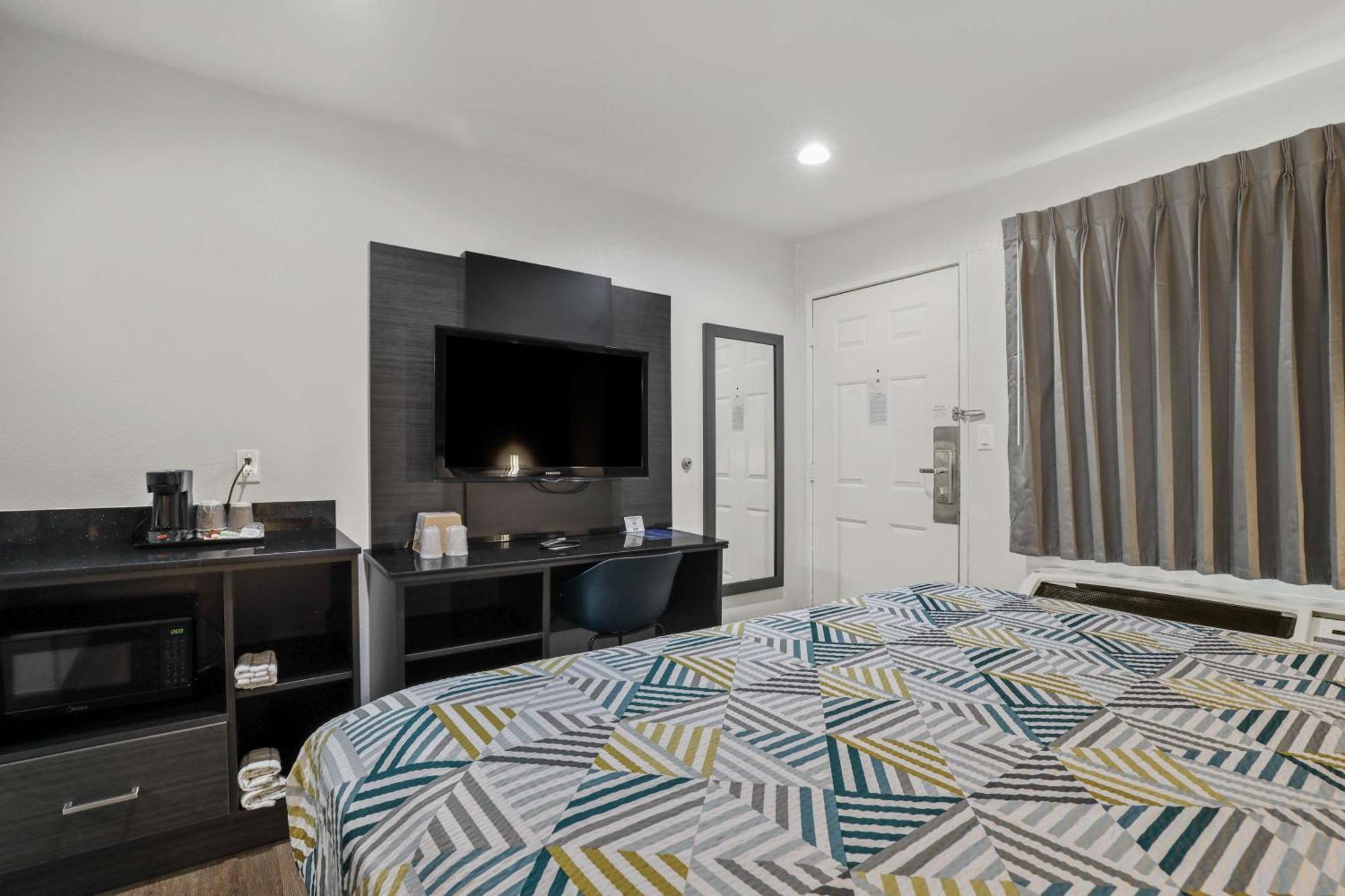 Motel 6-Escondido, Ca Екстер'єр фото