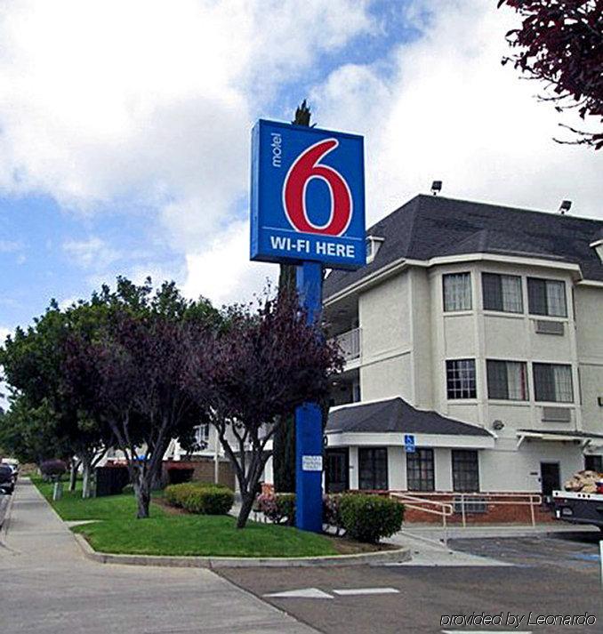Motel 6-Escondido, Ca Екстер'єр фото