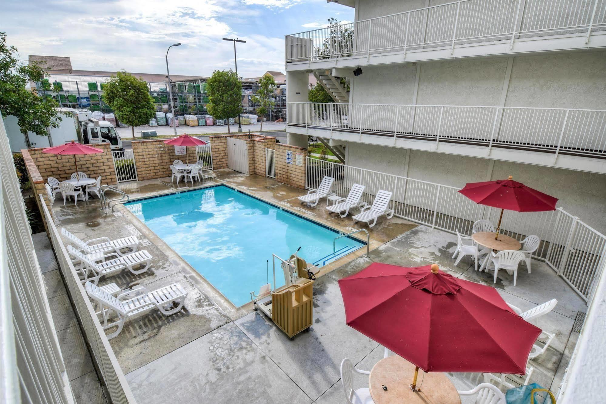 Motel 6-Escondido, Ca Екстер'єр фото