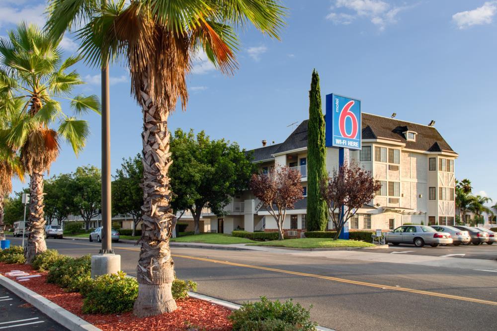 Motel 6-Escondido, Ca Екстер'єр фото